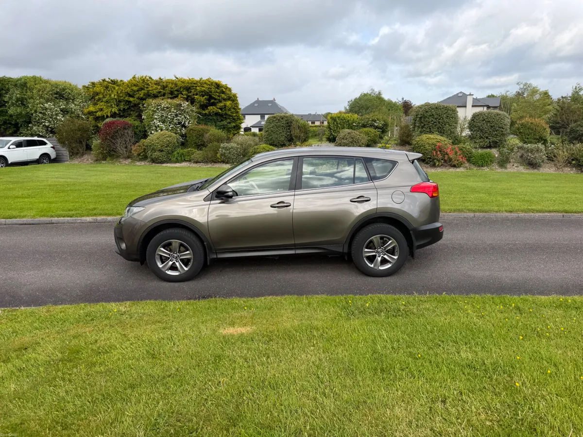 Toyota RAV4 - Image 2