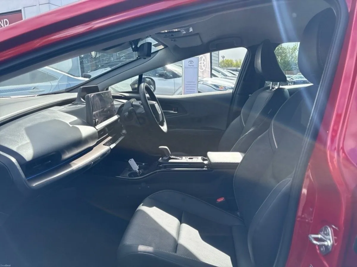 Toyota Prius PRIUS PLUG-IN HYBRID - Image 6