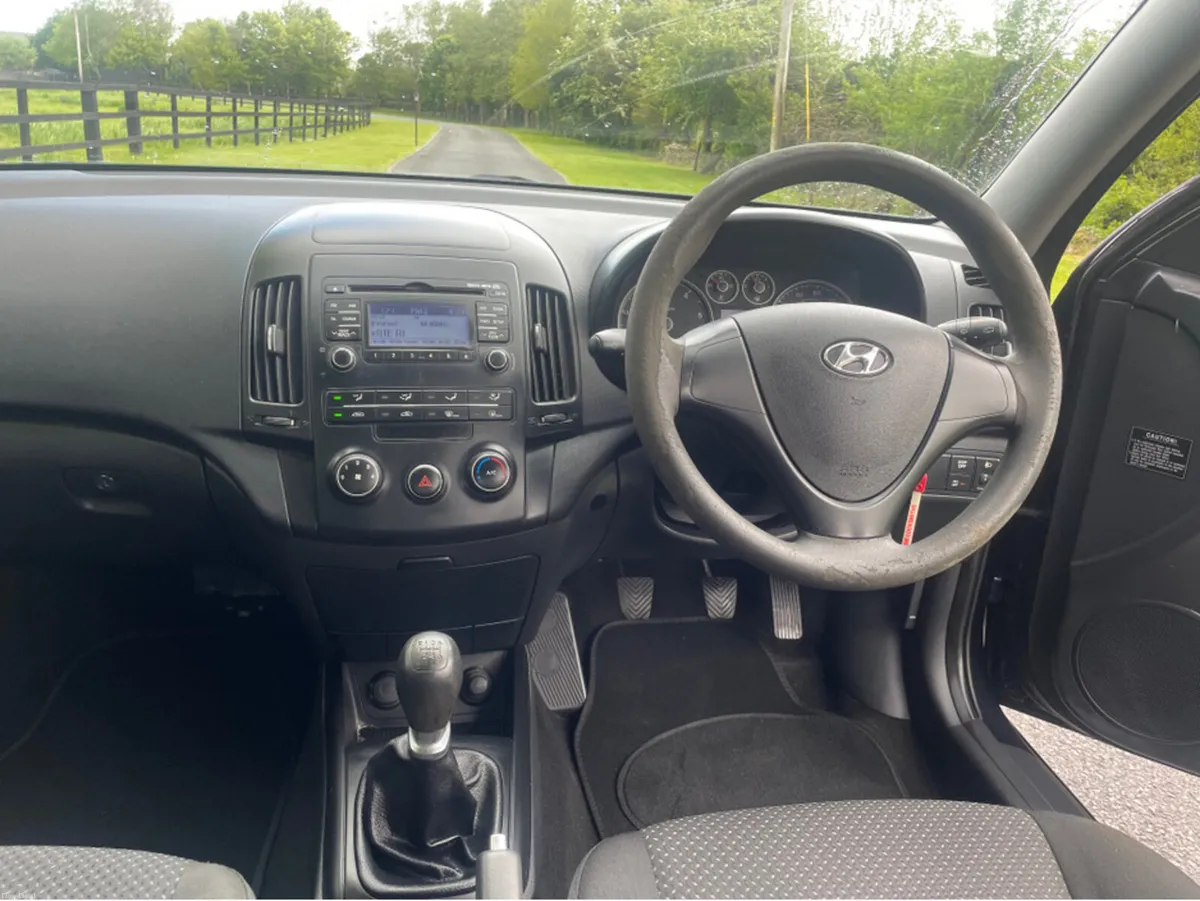 Hyundai i30 1.6 CRDI CLASSIC 90PS 5DR ISG - Image 6
