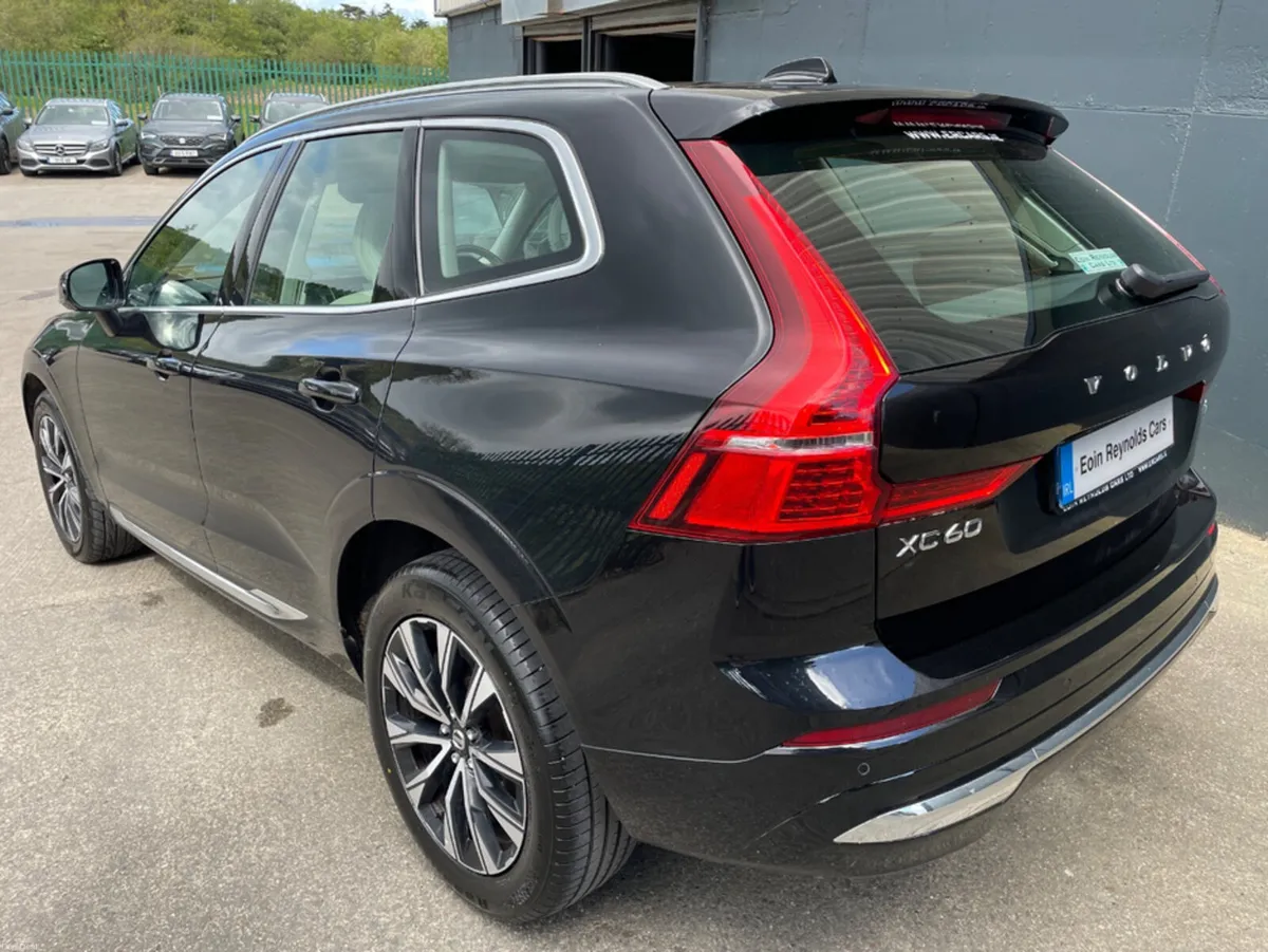 Volvo XC60 B4 DSL PLUS BRIGHT 5DR AUTO 1 OWNER!! - Image 5