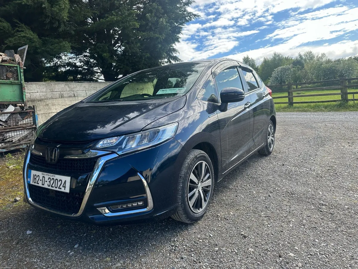 Honda Fit Hybird 2018 Low mileage 69000 kilometres - Image 2