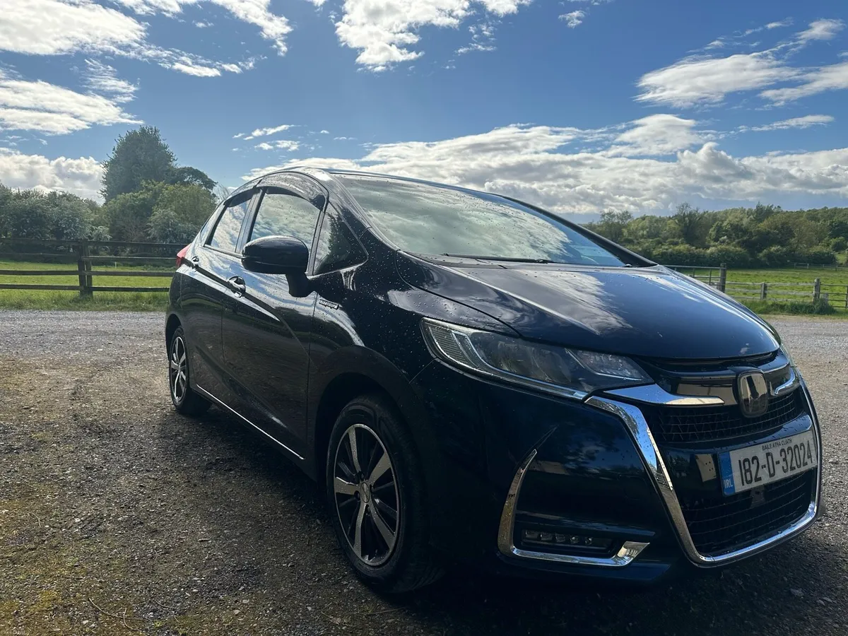Honda Fit Hybird 2018 Low mileage 69000 kilometres - Image 3