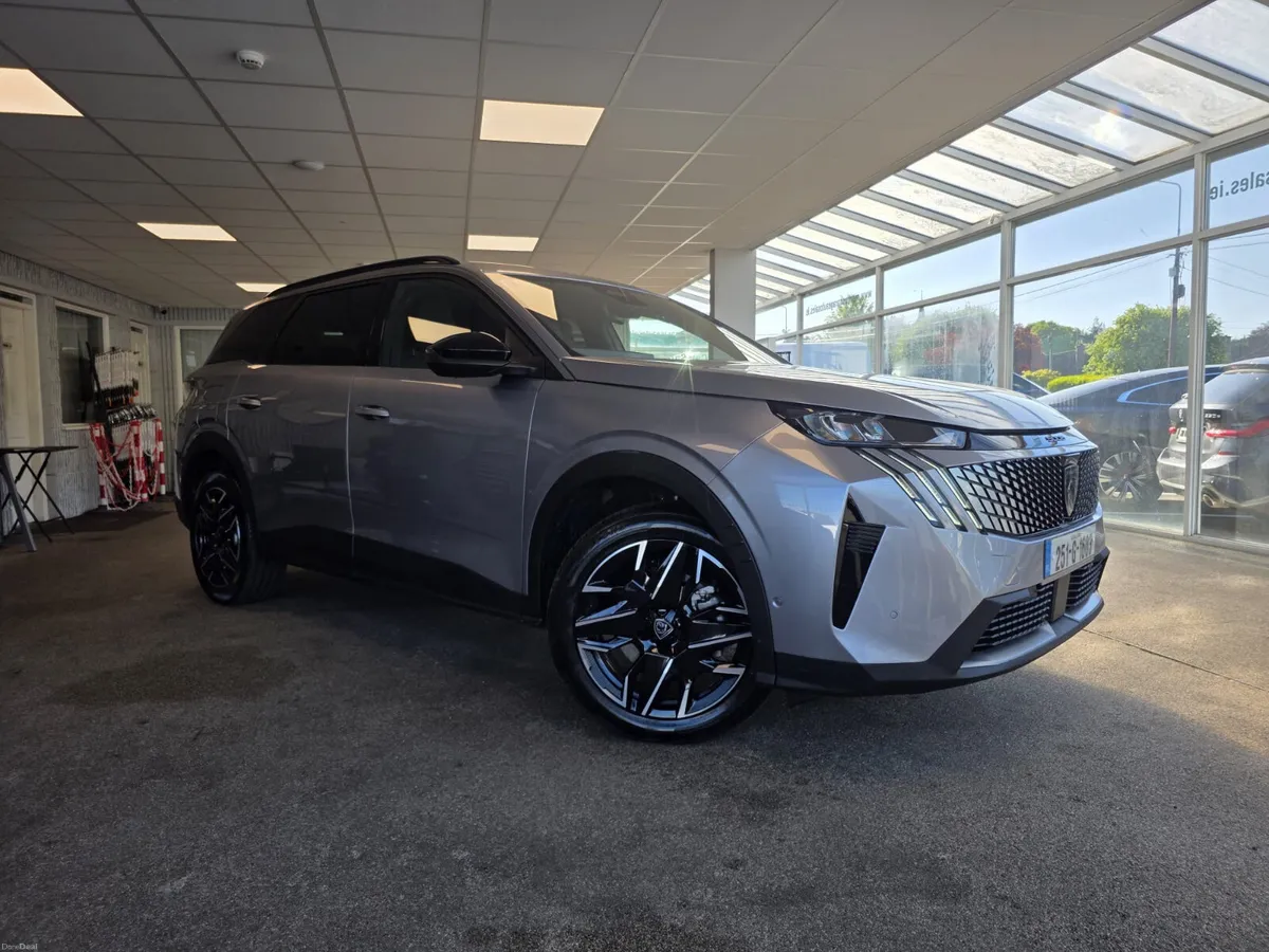 Peugeot 5008 1.2 Petrol Phev Allure 145bhp 2025 - Image 2