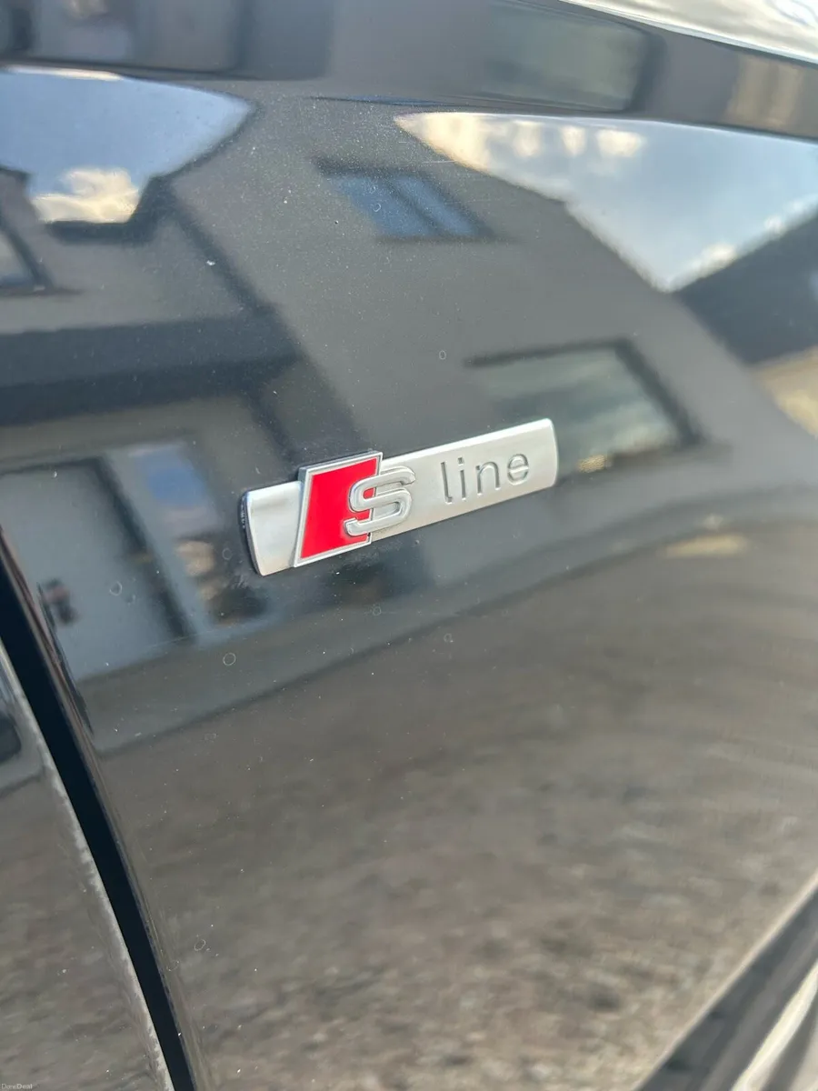 Audi A6 Avant S-Line Ultra Black Edition Auto - Image 4