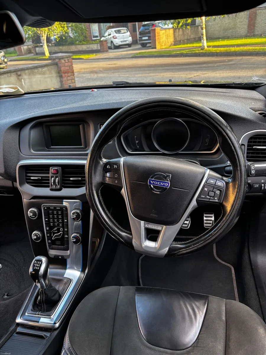 Volvo V40 R-Design 2015 *open to offers* - Image 4