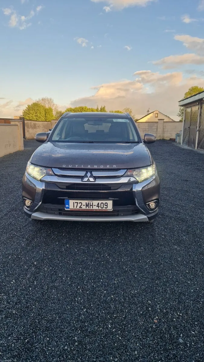 Mitsubishi Outlander 2017  7 SEATER - Image 1
