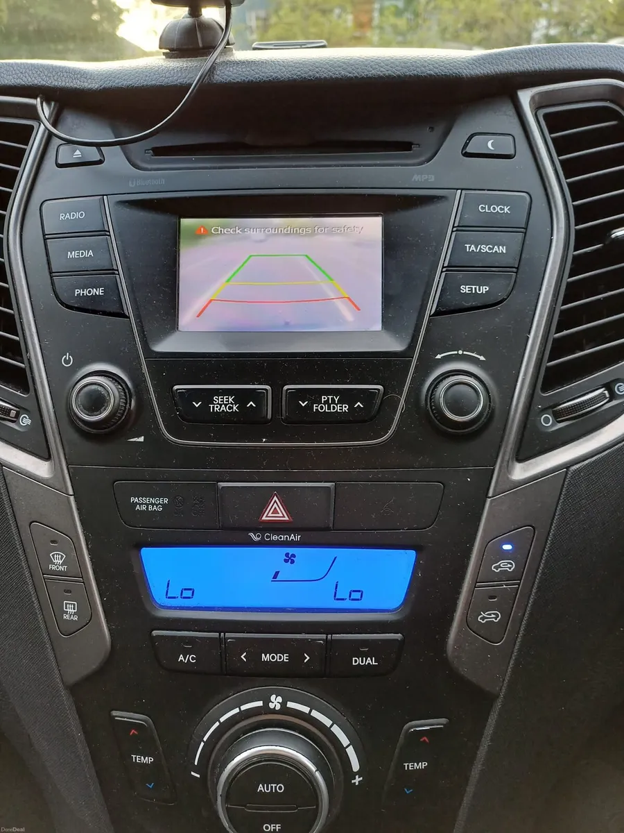 2014 (142) HYUNDAI SANTA FE 4WD AUTOMATIC 7 SEATER - Image 2