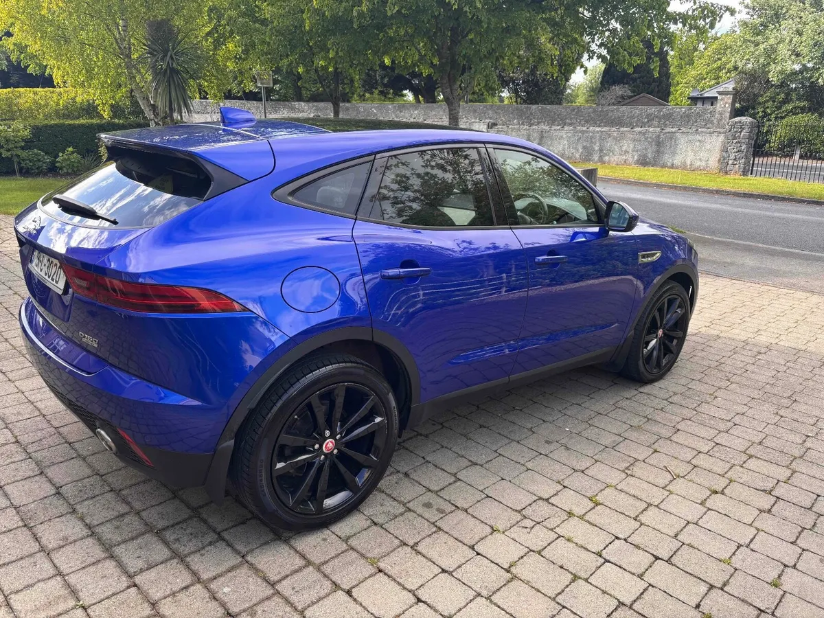 Jaguar E-Pace 2019 - Image 2