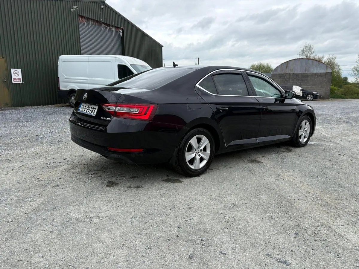 2017 Skoda Superb 1.6 diesel - Image 4