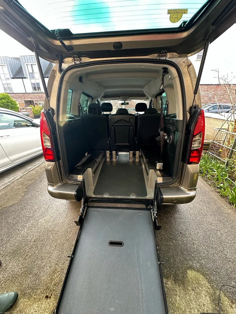 2016 Peugeot Partner Tepee 5 seats Wheelchair. - Image 3