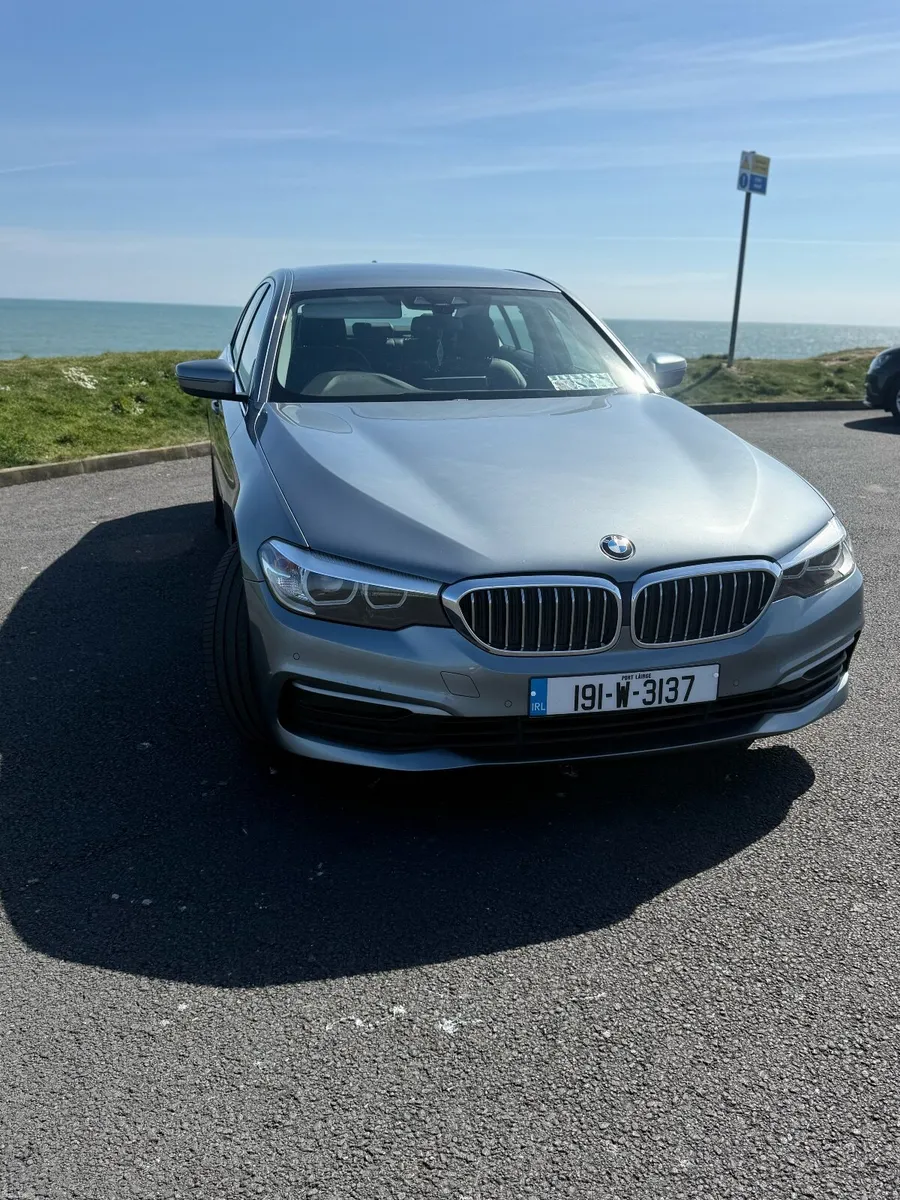BMW 5-Series 2019 - Image 2