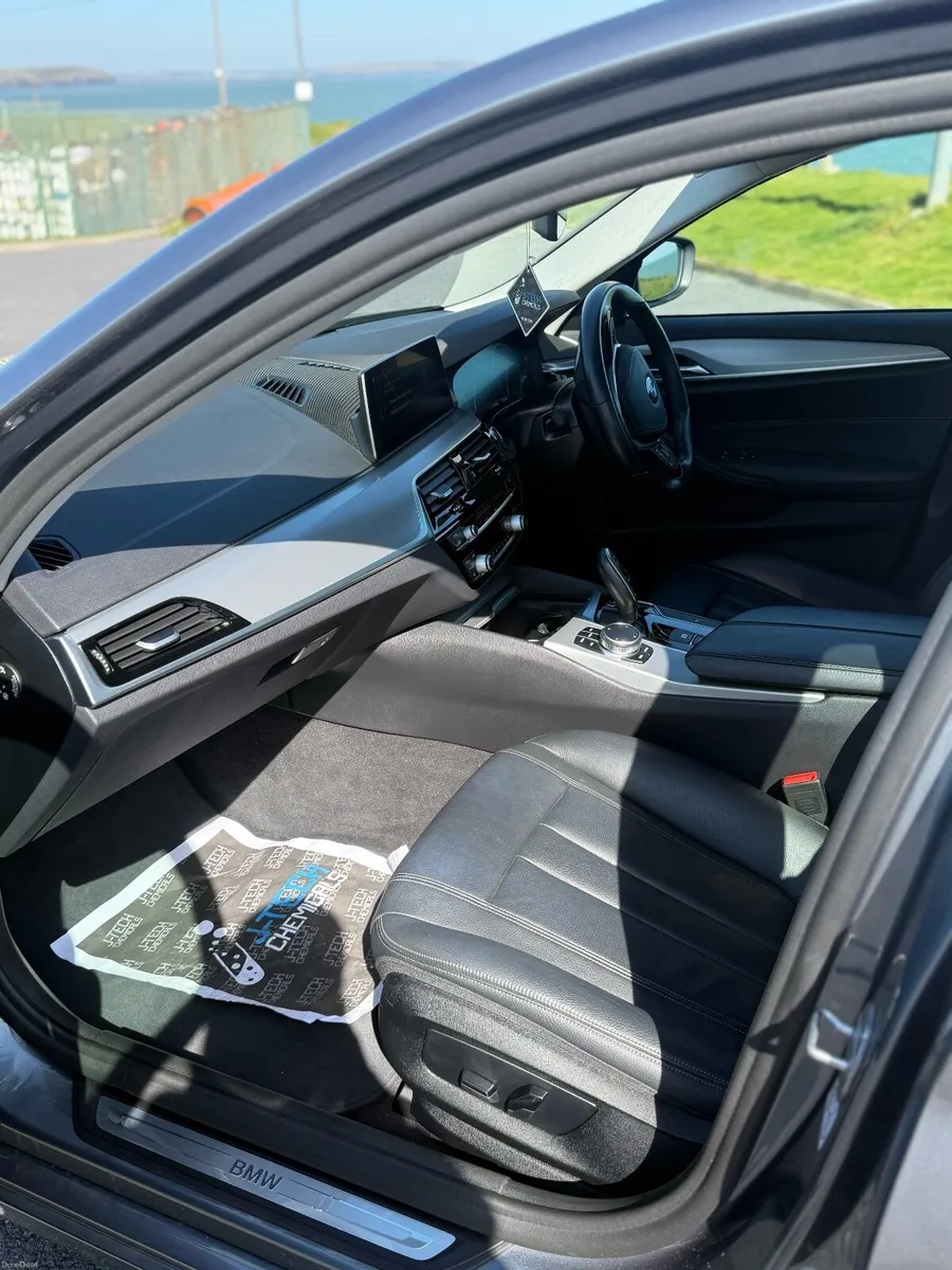 BMW 5-Series 2019 - Image 6