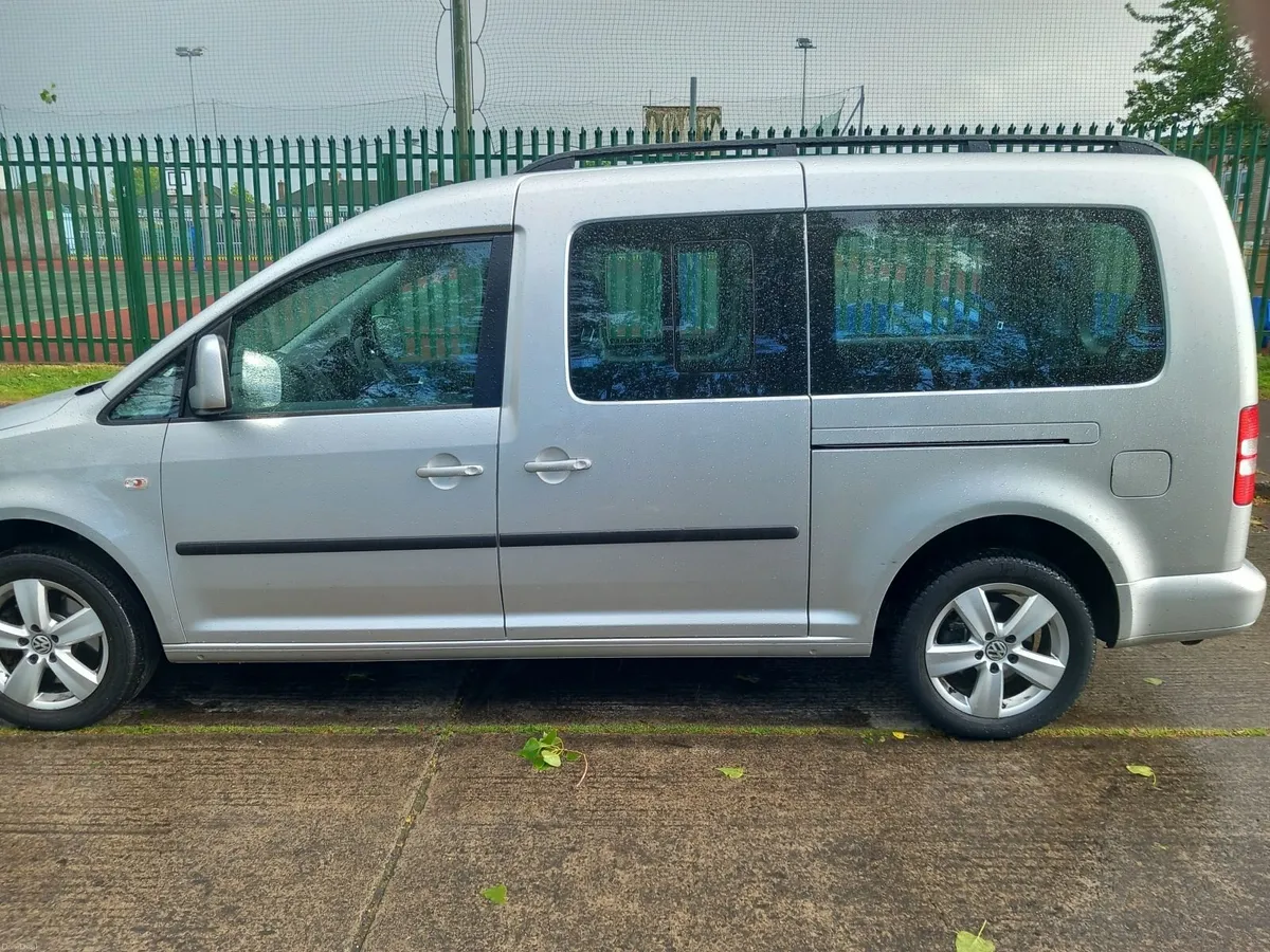 Volkswagen Caddy Maxi Life 2012 auto. - Image 2