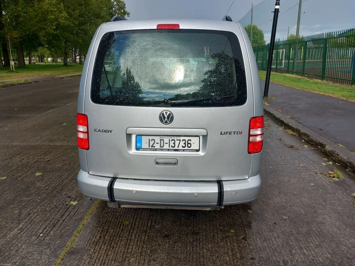Volkswagen Caddy Maxi Life 2012 auto. - Image 4