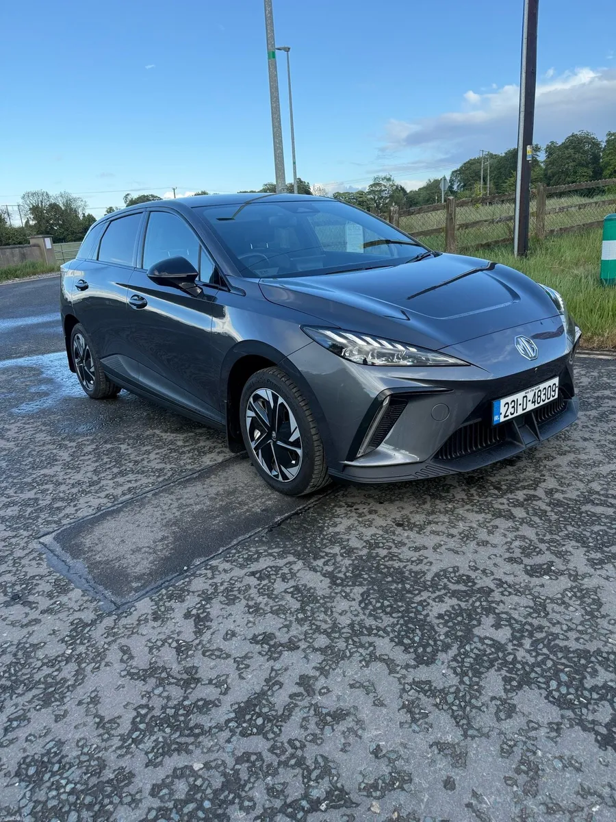 Mg 4 trophy EV 64kw long range - Image 1
