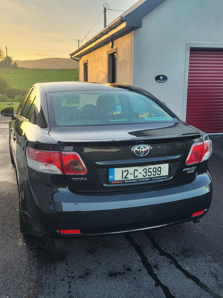 Toyota Avensis 2012 - Image 2