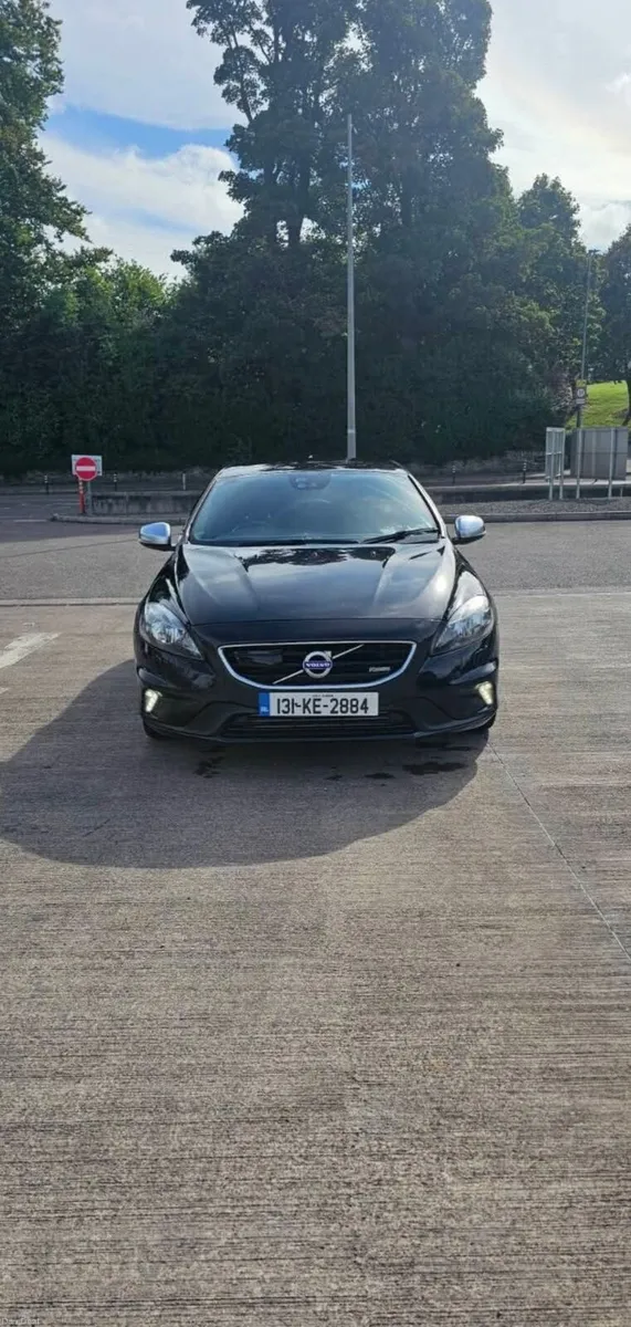 Volvo V40 Top Spec - Image 3