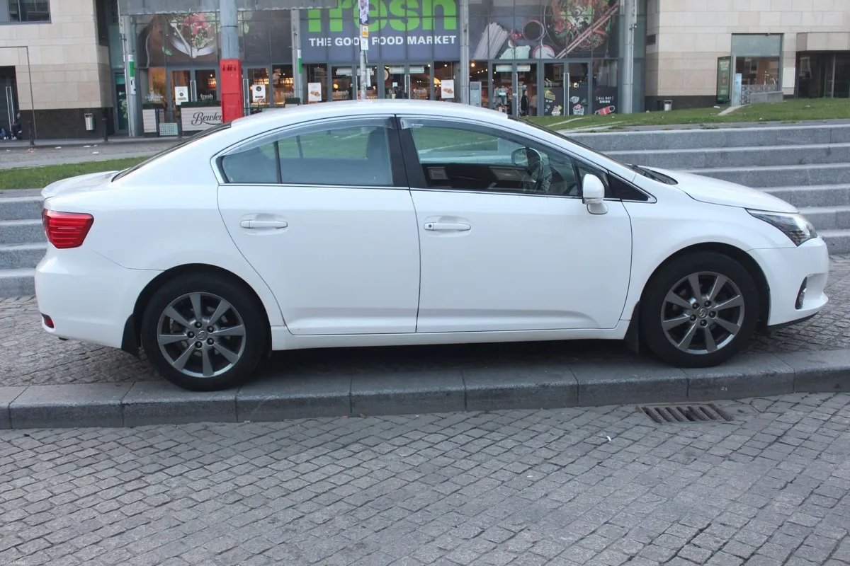 Toyota Avensis 2012 - Image 3