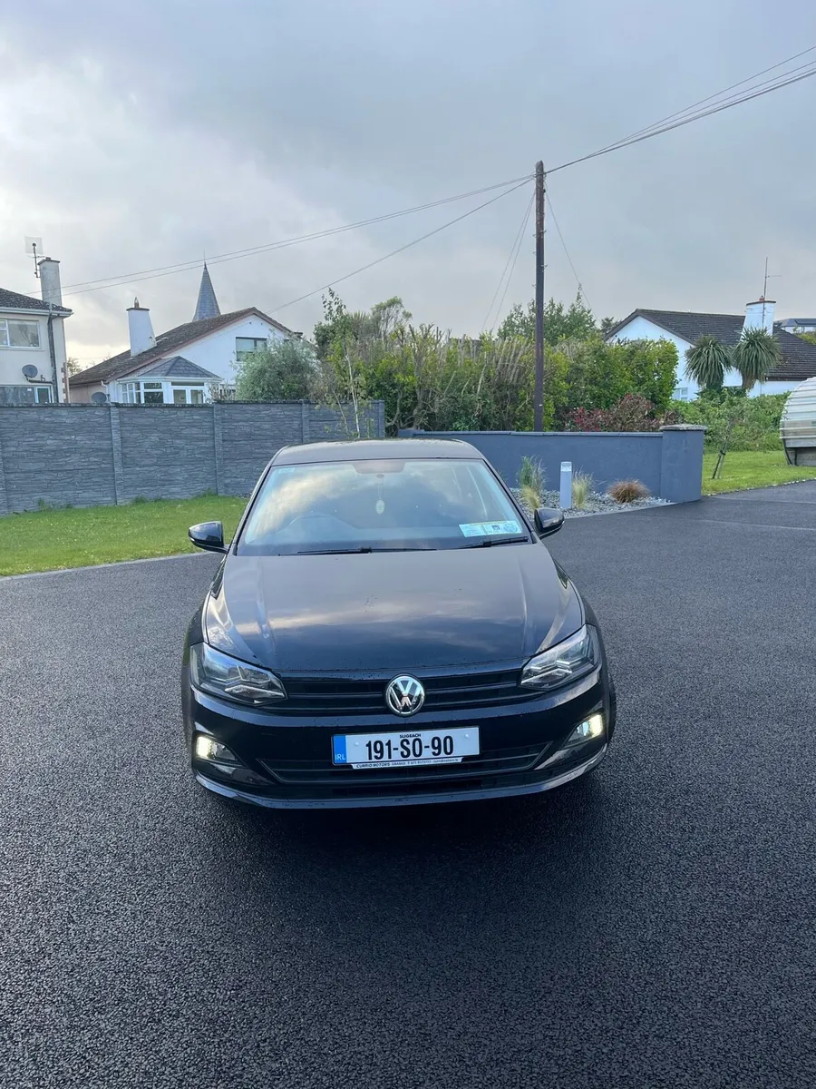 volkswagen polo **113,000km** - Image 2