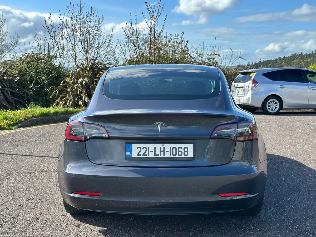 Tesla Model 3 Standard Range + Enhanced Autopilot - Image 4