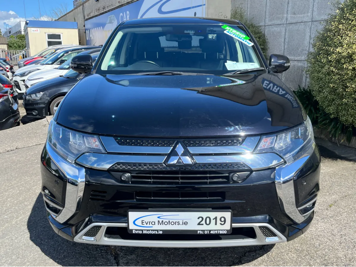 Mitsubishi Outlander PHEV G PLUS 2.4 PETROL HYBRID - Image 2