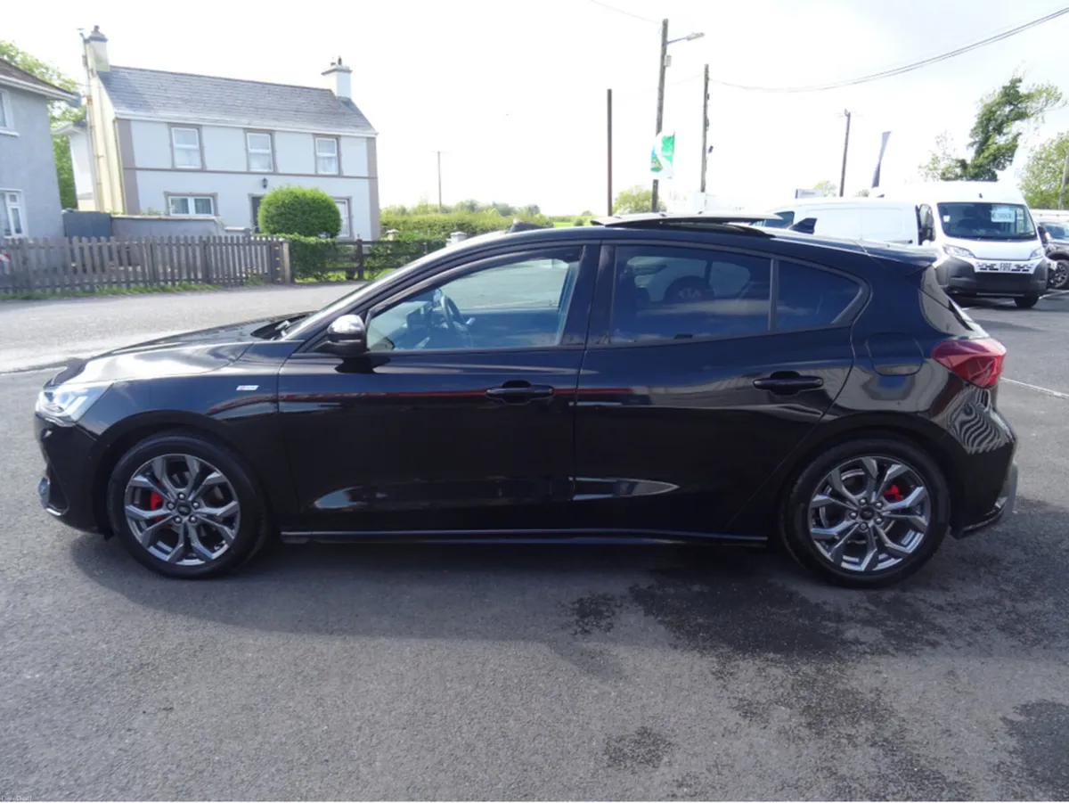 Ford Focus ST-LINE 1.0T 125 M6 FWD - Image 3