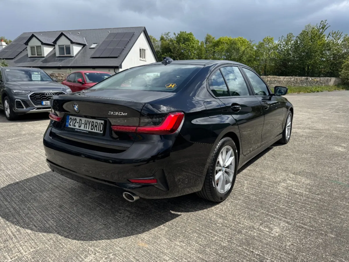 BMW 3-Series SE PRO AUTO - Image 3