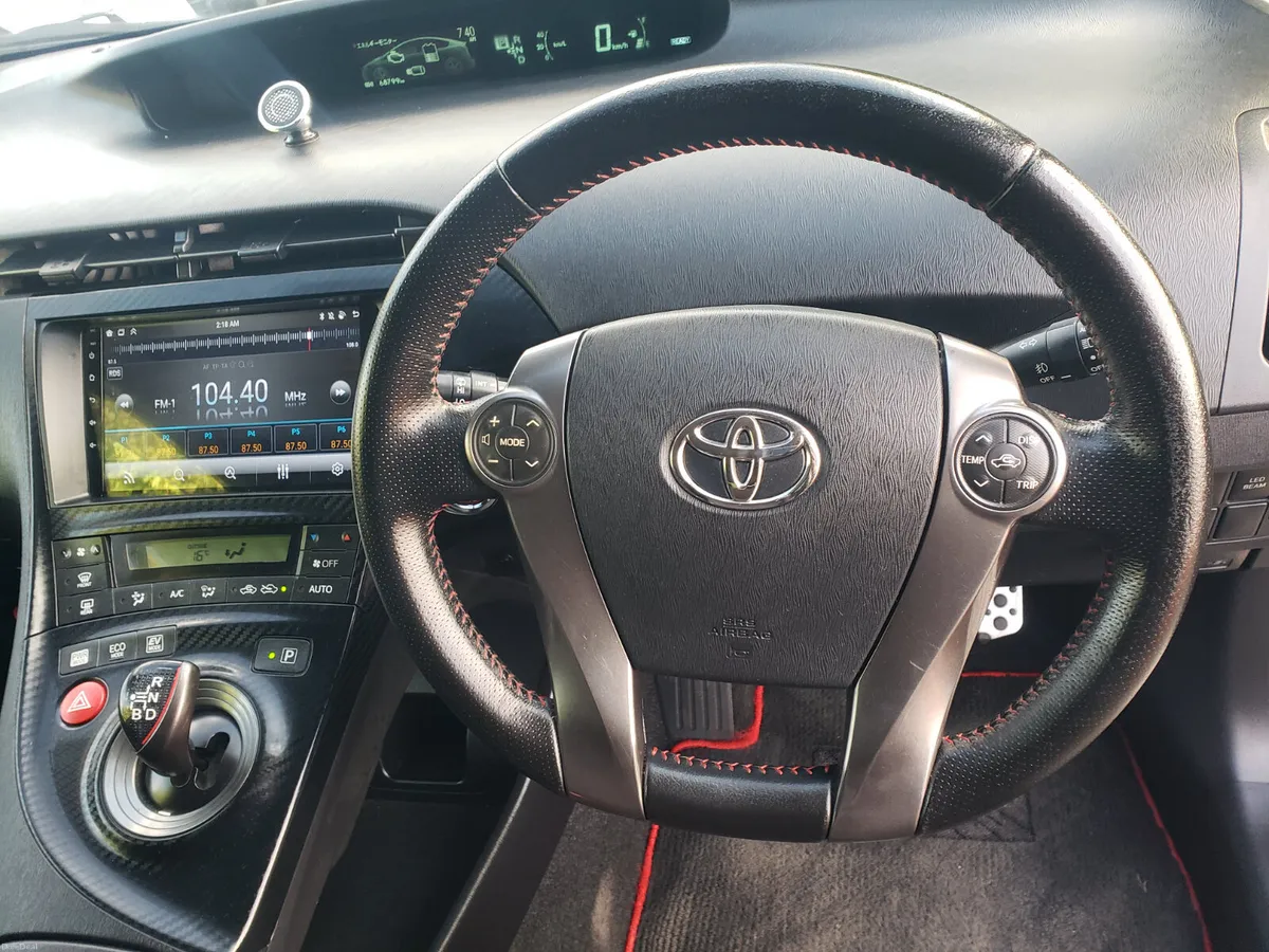 Toyota Prius 2013 - Image 2