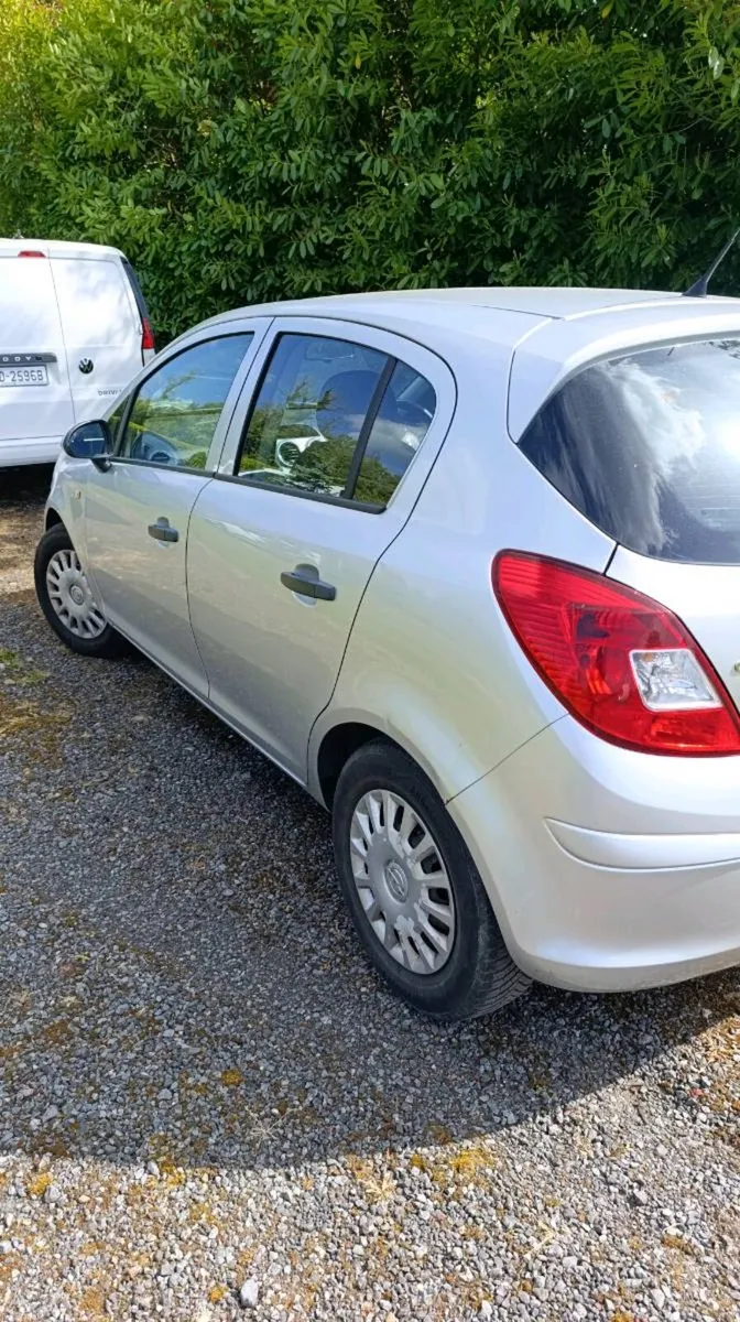 2011 Opel corsa - Image 4