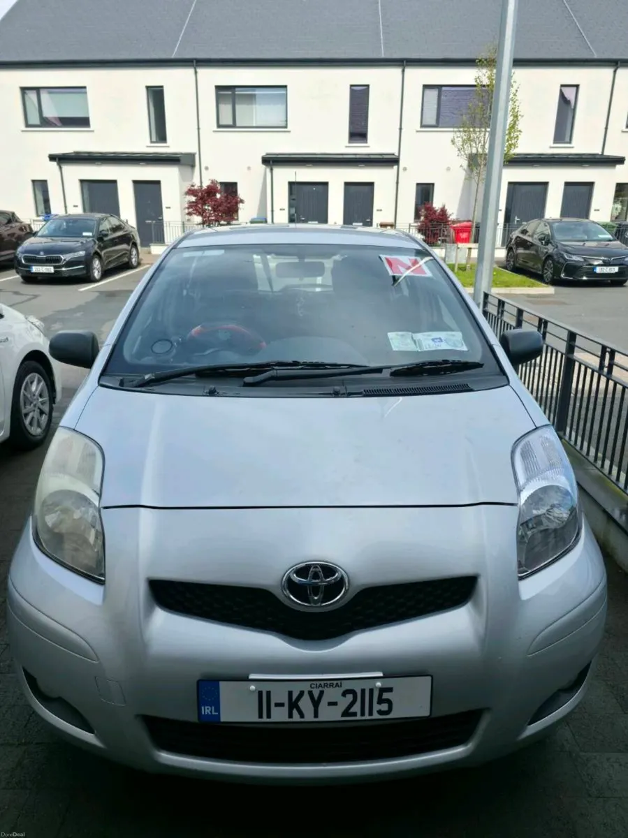 Toyota Yaris 2011 Sport - Image 2