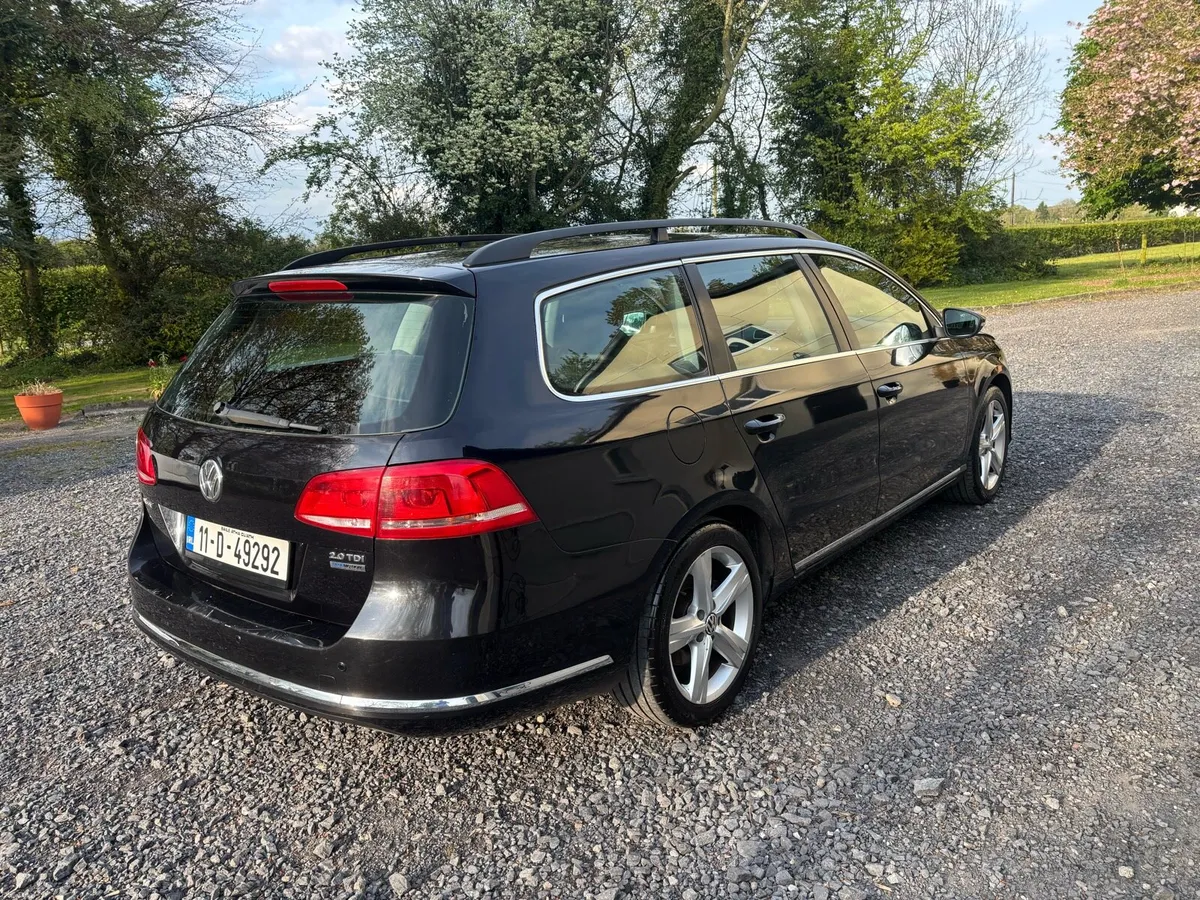 VW Passat 2.0 TDI Highline Estate - Image 2