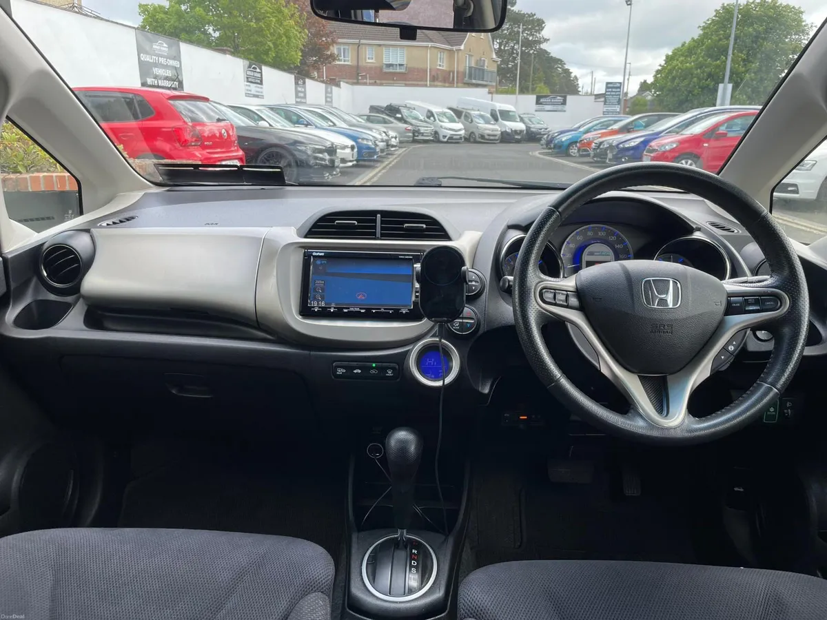 Honda Fit 2013 1.4 hybrid - Image 4