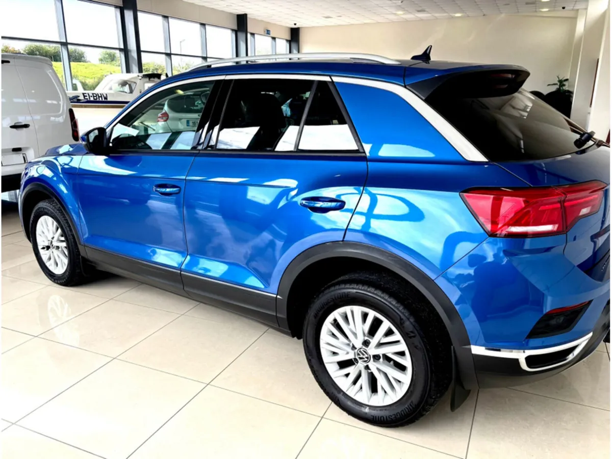 Volkswagen T-Roc DESIGN 2.0 TDI MANUAL  HEATED LEA - Image 4