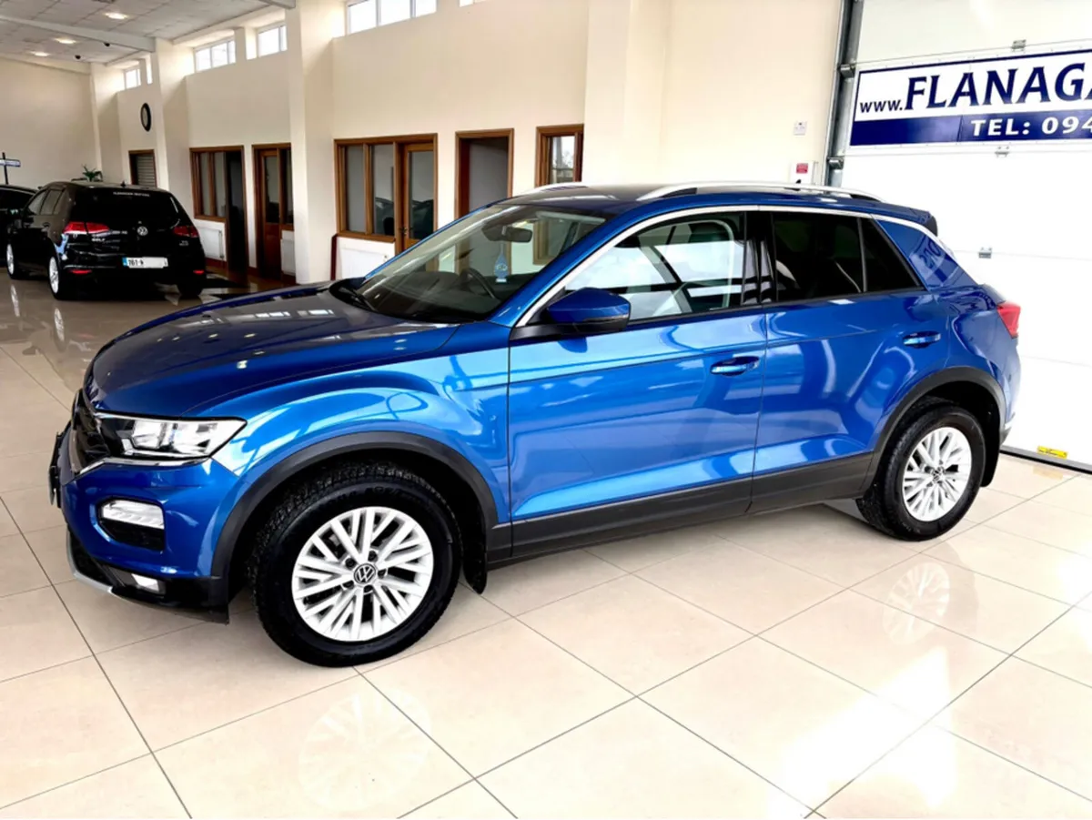 Volkswagen T-Roc DESIGN 2.0 TDI MANUAL  HEATED LEA - Image 3