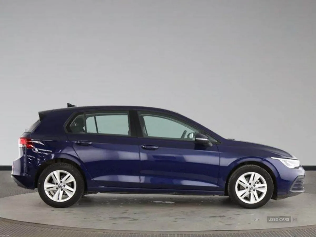 Volkswagen Golf DIESEL HATCHBACK - Image 2