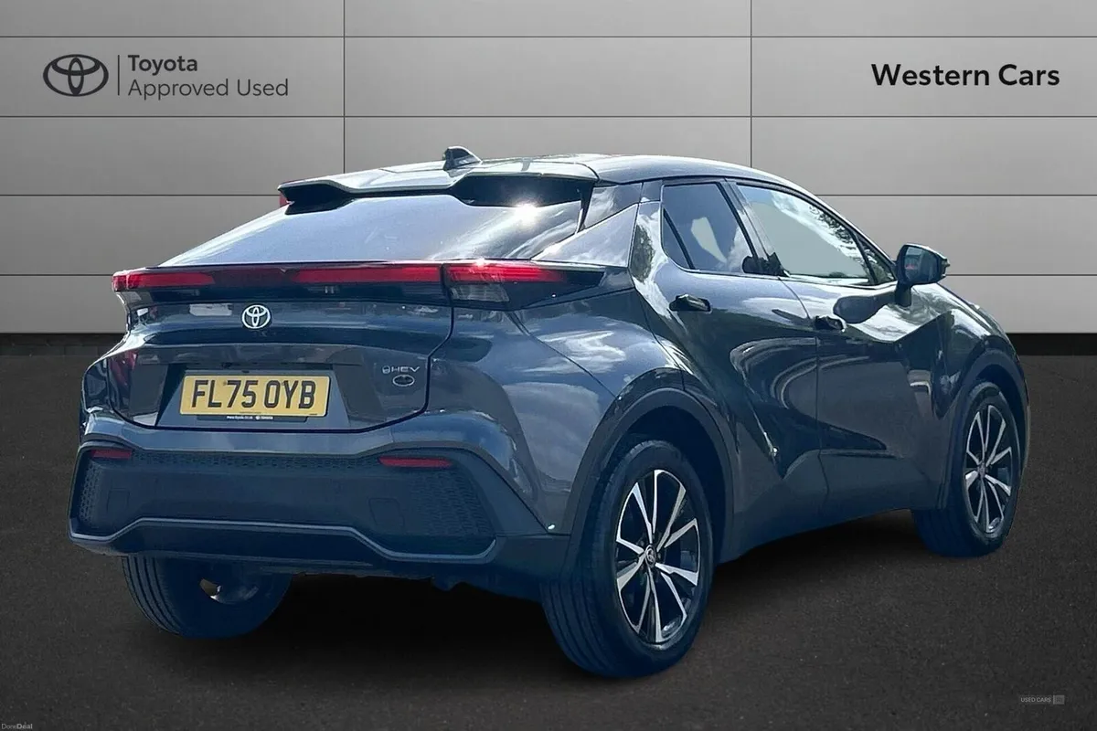 Toyota C-HR 1.8 VVT-h Design CVT Euro 6 (s/s) 5dr - Image 2