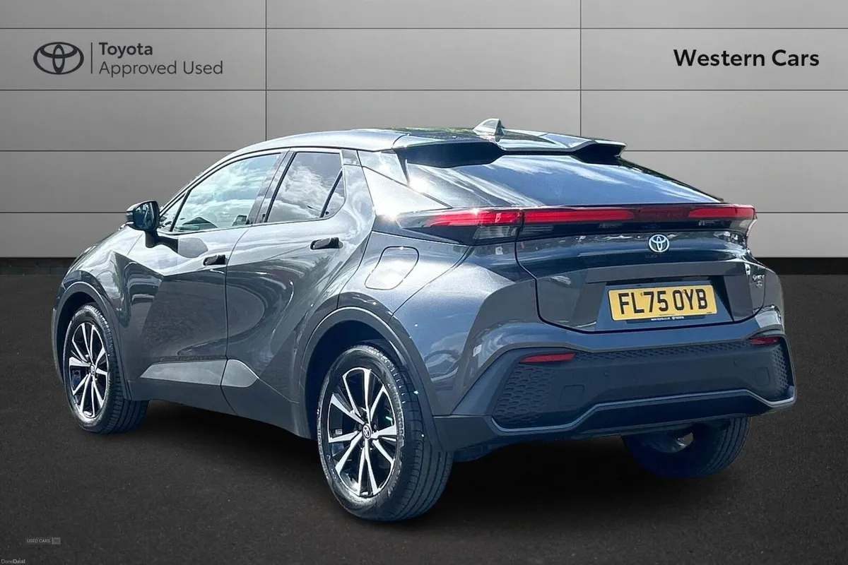 Toyota C-HR 1.8 VVT-h Design CVT Euro 6 (s/s) 5dr - Image 4