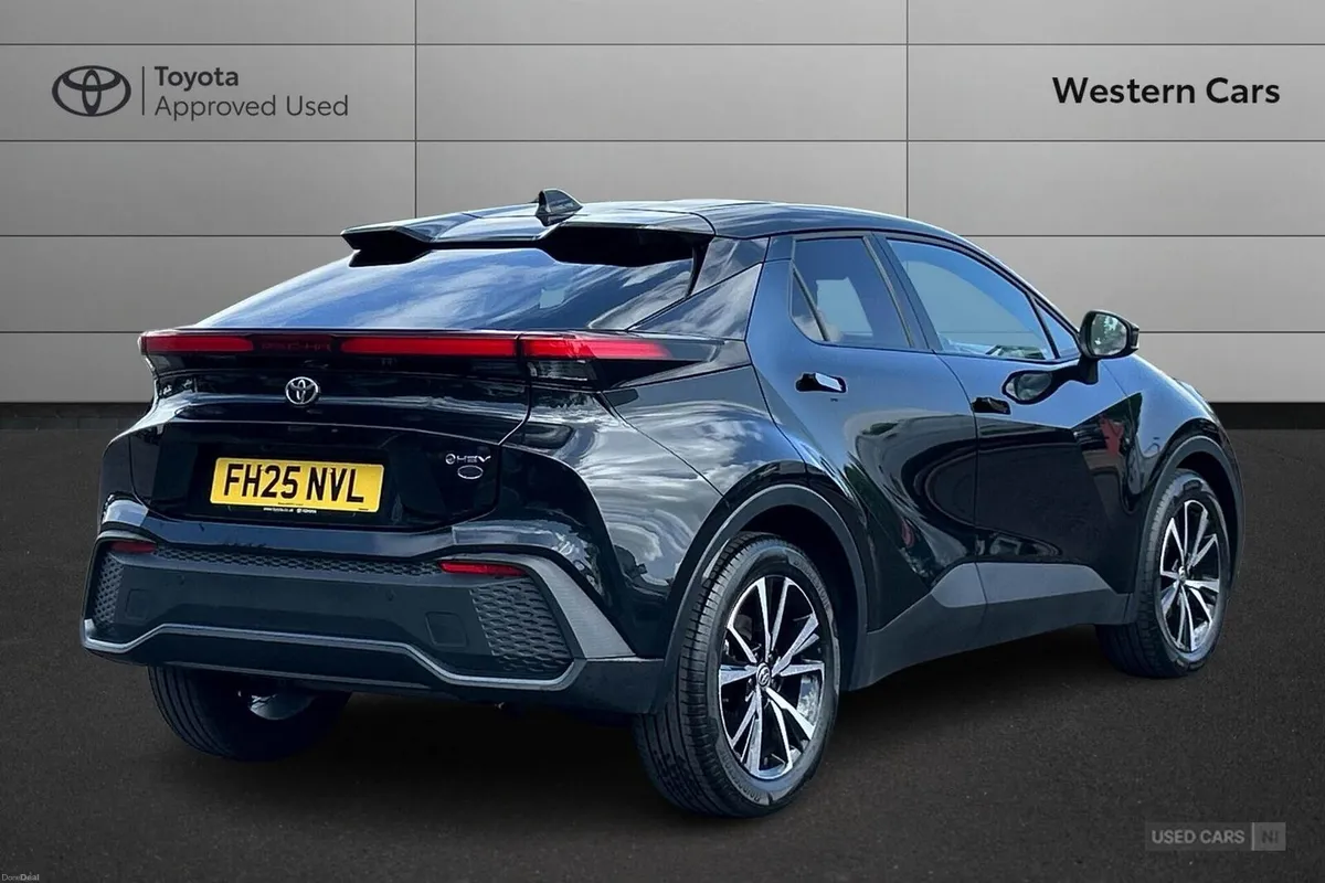 Toyota C-HR 1.8 VVT-h Design CVT Euro 6 (s/s) 5dr - Image 2