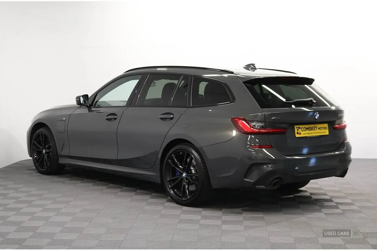 BMW 3-Series 330e M Sport Pro Edition - Image 4