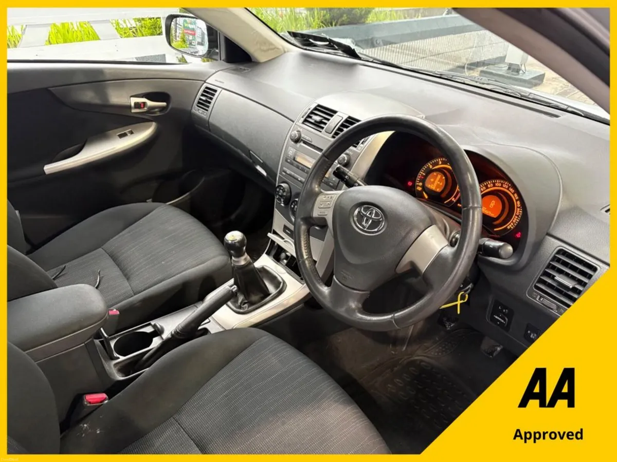Toyota Corolla 1.4 Luna Petrol €2999 - Image 2