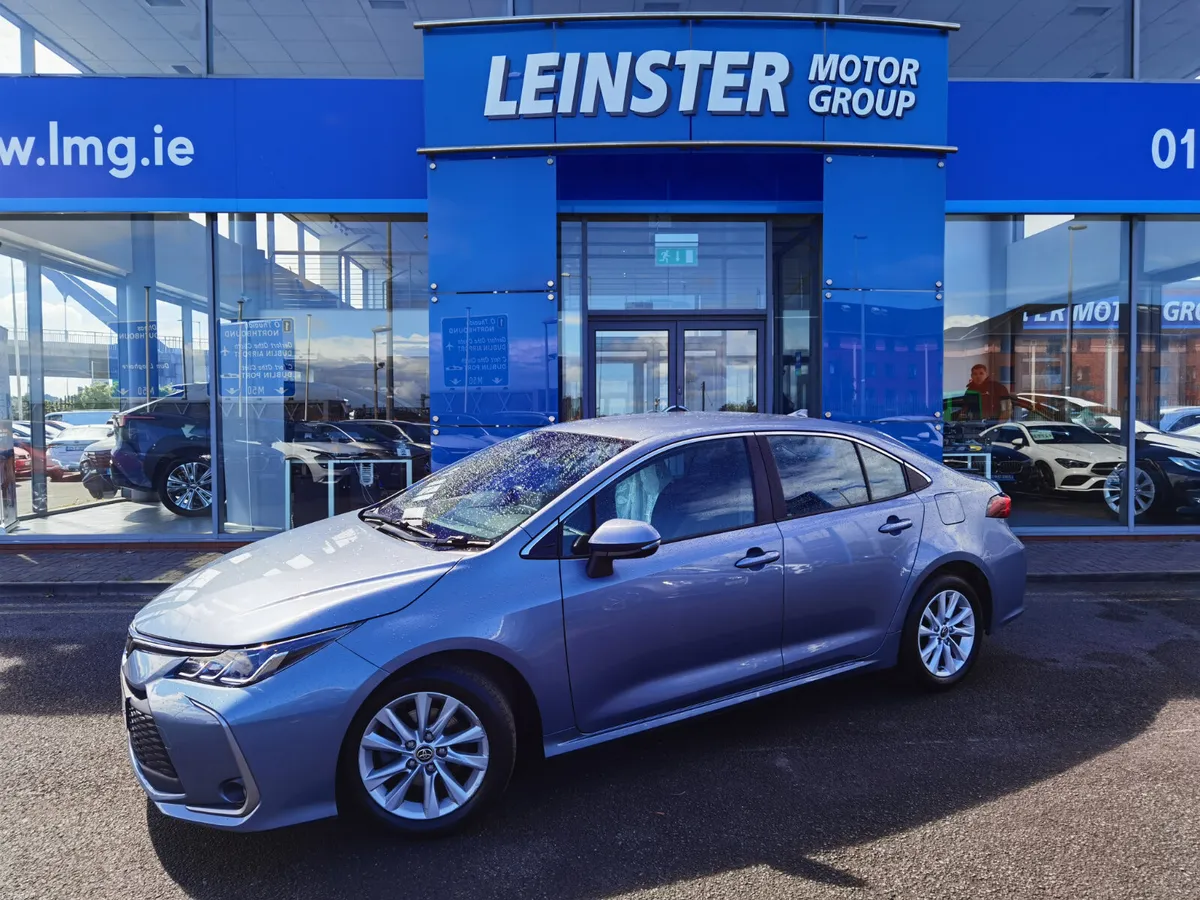 TOYOTA COROLLA 1.8 LUNA SALOON AUTO PETROL HYBRID - Image 1