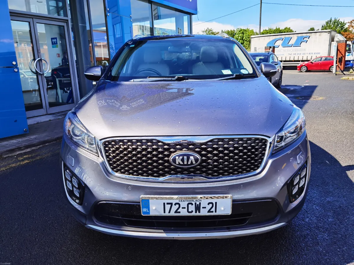 KIA SORENTO 2.2 PLATINUM AUTO **SUNROOF +7 SEATS** - Image 3