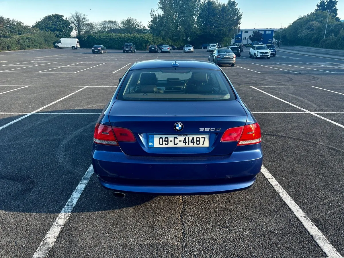 BMW 320D Coupe (E92 SE HIGHLINE) Manual - Image 4