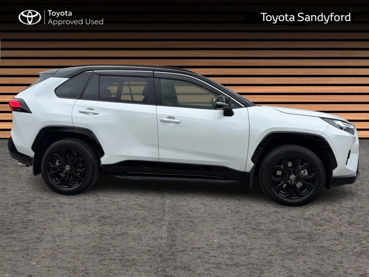 Toyota RAV4 SPORT HYBRID WITH EXTRAS // HEATED LEA - Image 3