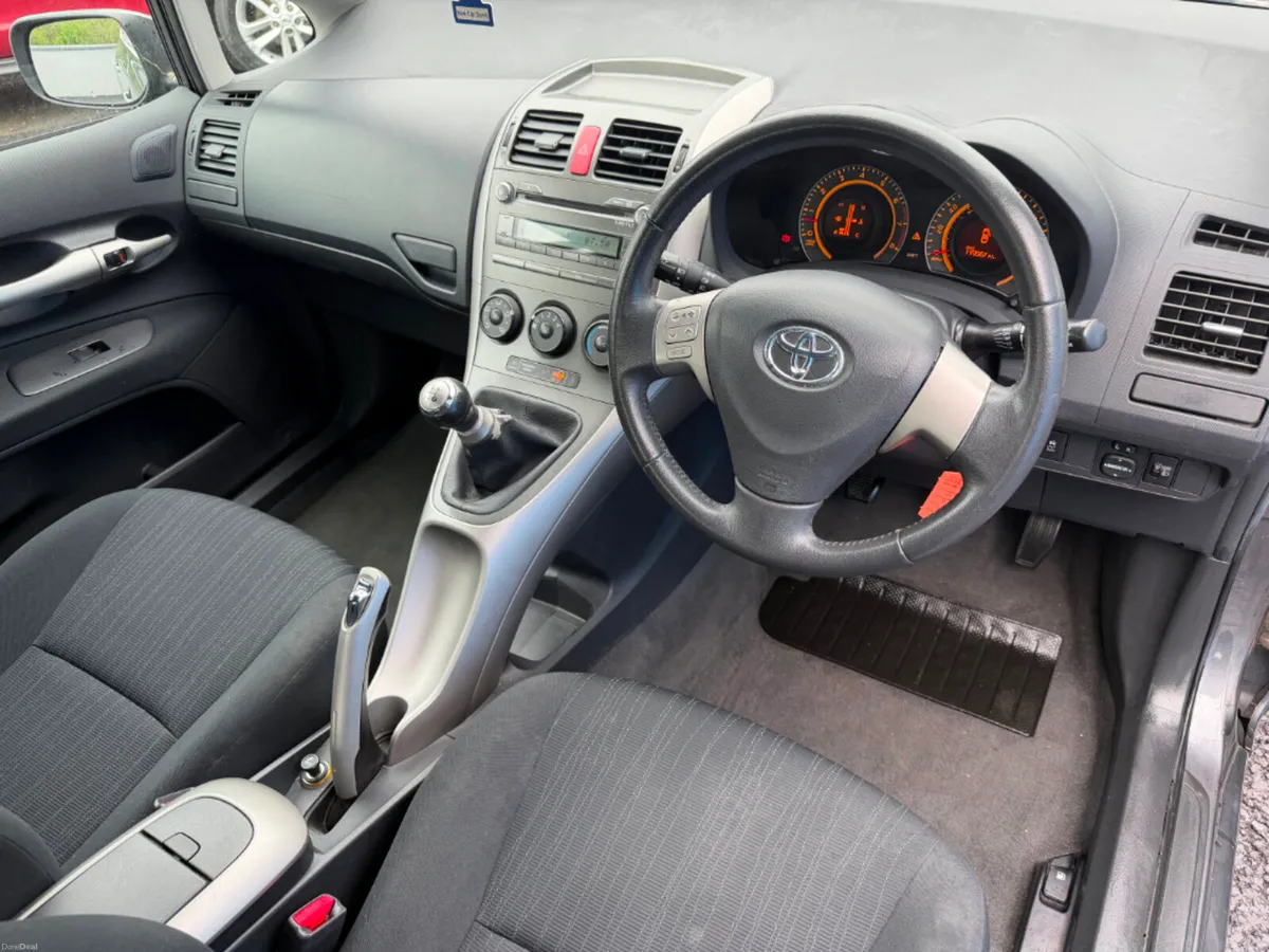 Toyota Auris 1.4vvt-i T3 5 DOOR - Image 4