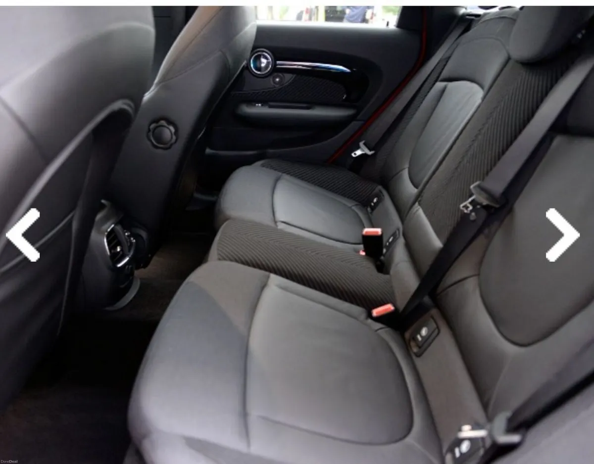 Mini Cooper Black Clubman 2017 - Image 2