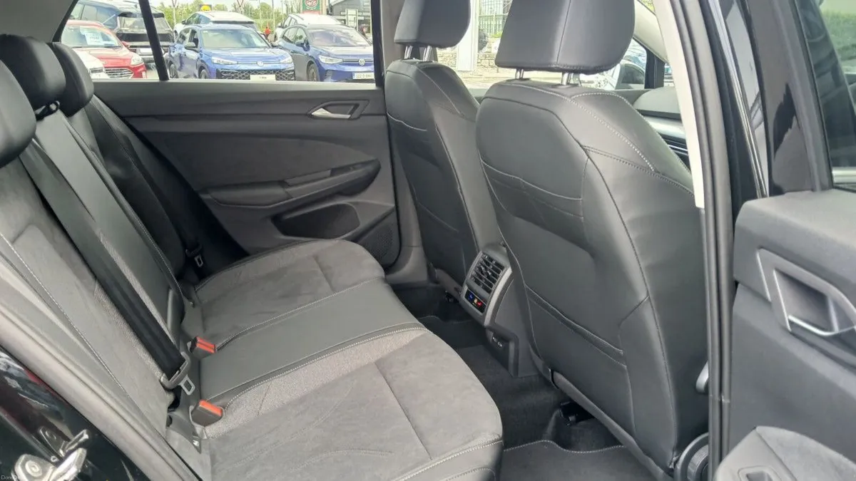 Volkswagen Golf Style 2.0 TDI 116 BHP **AVAILABLE - Image 6