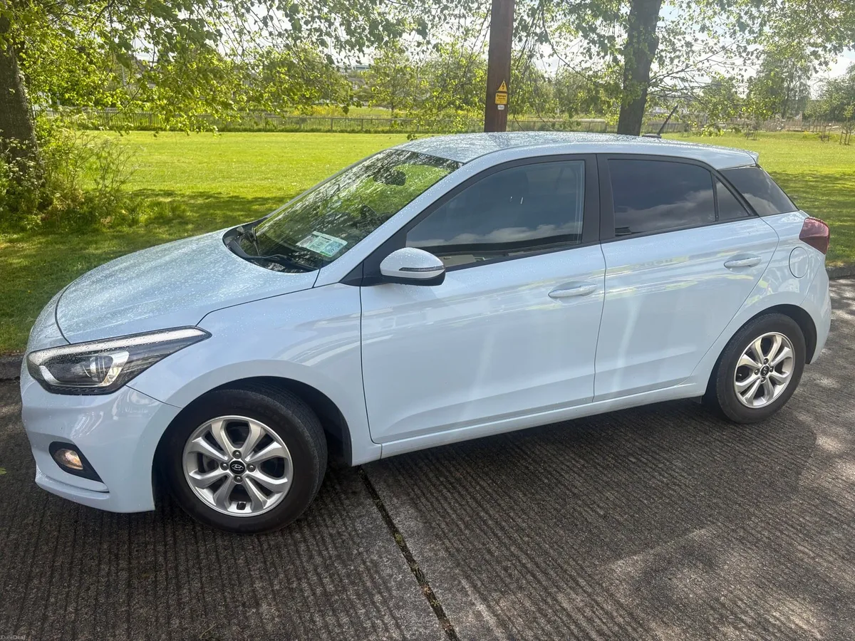 Hyundai i20 2019 1.2 Petrol high spec! - Image 4