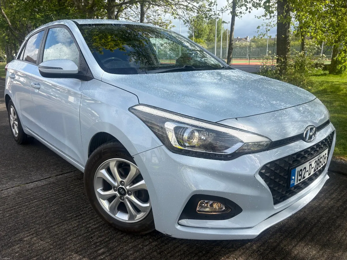 Hyundai i20 2019 1.2 Petrol high spec! - Image 5