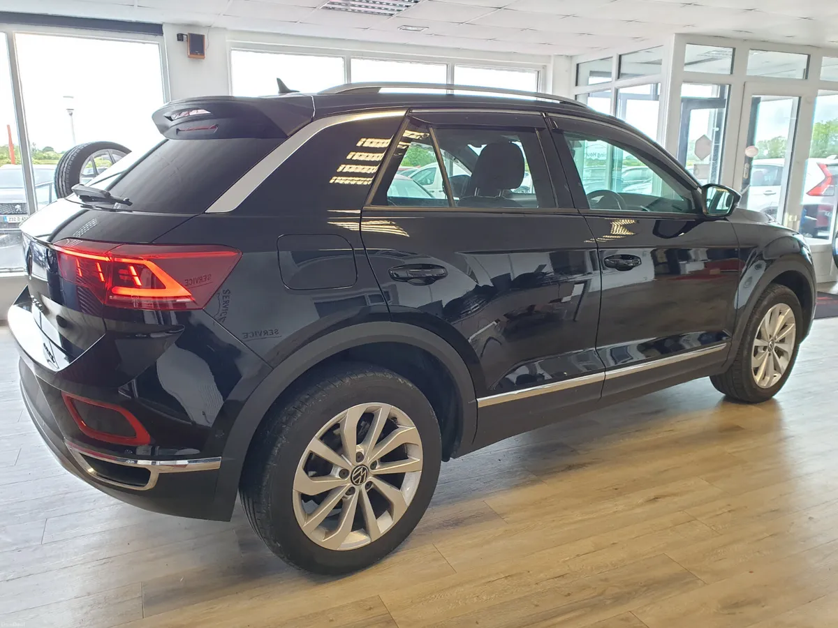 Volkswagen T-Roc 2.0TDI STYLE AUTO - Image 2